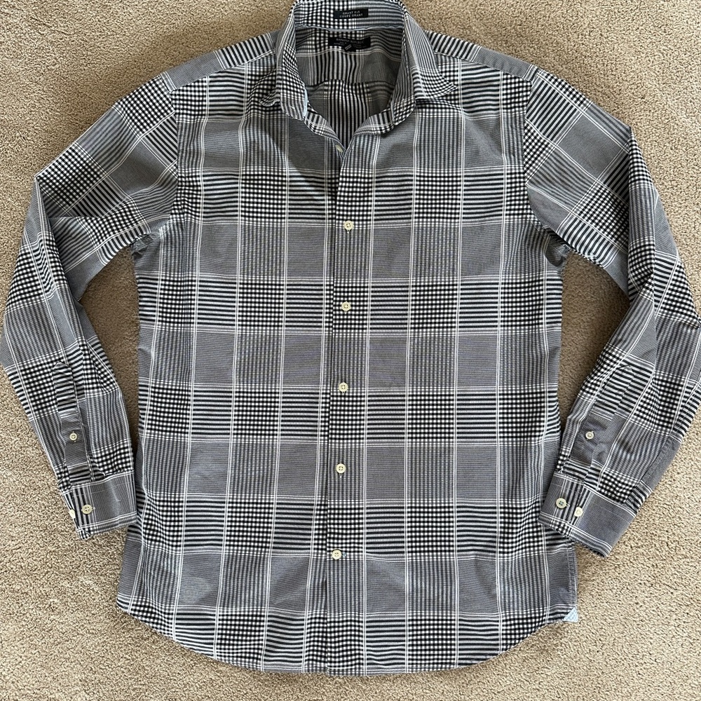 Banana Republic “Grant Fit” plaid Button Down Shirt